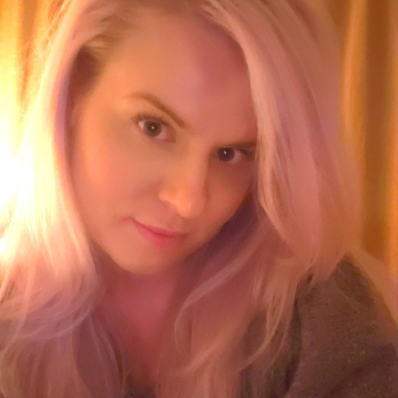 Meet your Posher, Madison Pristine. - Picture 2 of 2